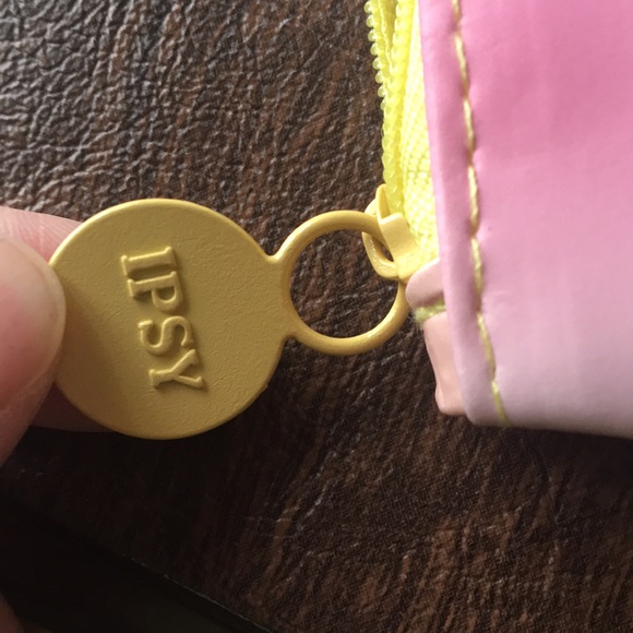 *FREE*! Free Makeup Bag With Purchase Over $50! - Picture 3 of 3